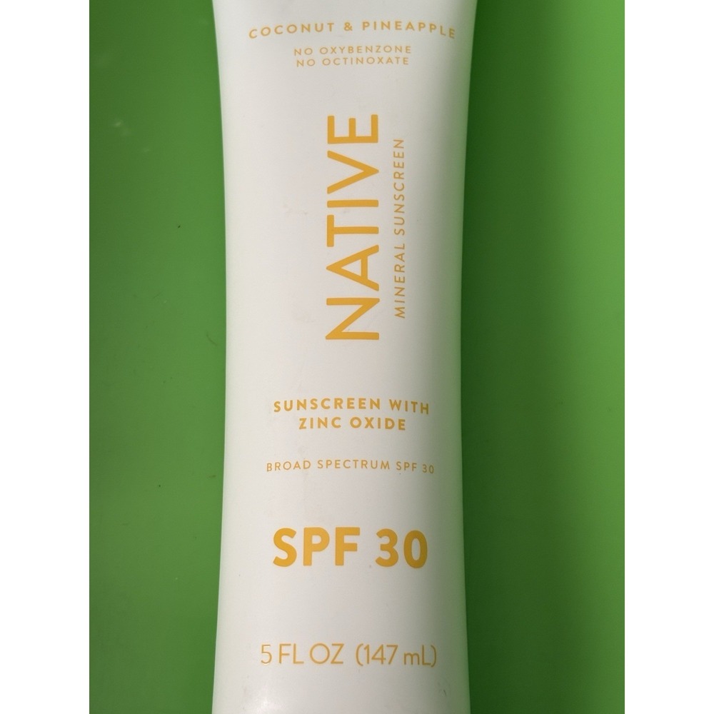 NEW Native Mineral Sunscreen Coconut & Pineapple SPF 30 5 fl oz Lotion Tube